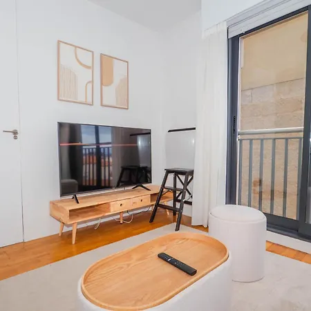 Ybh Pracer, 27 * Vigo