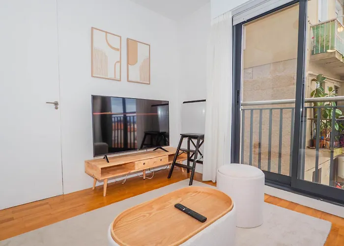 Ybh Pracer, 27 * Vigo